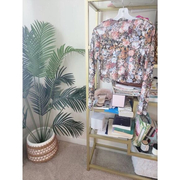 BNWOT Black Sheer Floral Crop Top - Picture 3 of 9